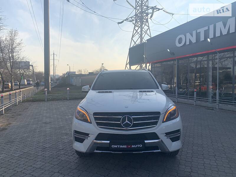 Позашляховик / Кросовер Mercedes-Benz M-Class 2013 в 