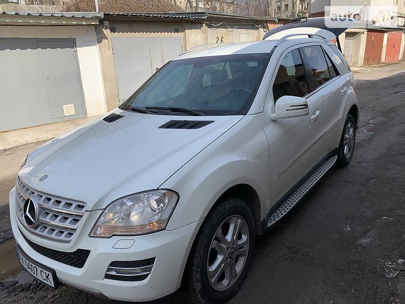 Позашляховик / Кросовер Mercedes-Benz M-Class 2011 в Харкові