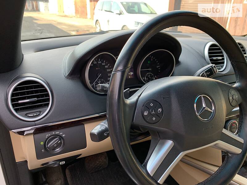 Позашляховик / Кросовер Mercedes-Benz M-Class 2011 в Харкові