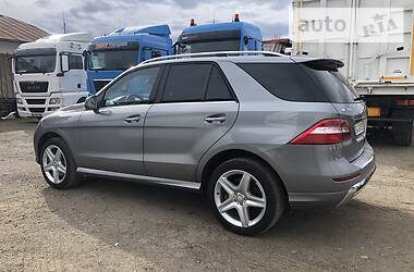 Позашляховик / Кросовер Mercedes-Benz M-Class 2012 в 