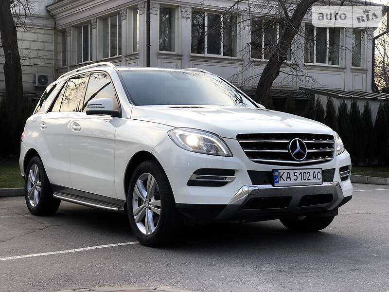 Позашляховик / Кросовер Mercedes-Benz M-Class 2012 в 