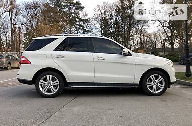 Позашляховик / Кросовер Mercedes-Benz M-Class 2012 в 