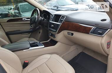 Позашляховик / Кросовер Mercedes-Benz M-Class 2014 в 