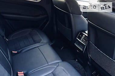 Позашляховик / Кросовер Mercedes-Benz M-Class 2015 в 