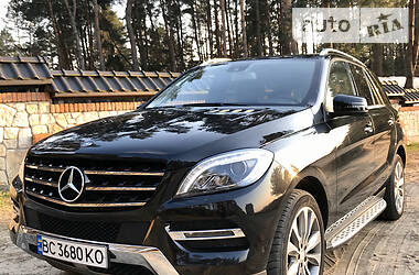 Позашляховик / Кросовер Mercedes-Benz M-Class 2015 в 