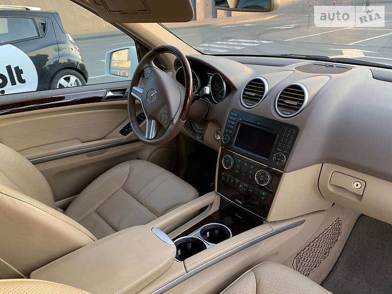 Позашляховик / Кросовер Mercedes-Benz M-Class 2010 в Києві