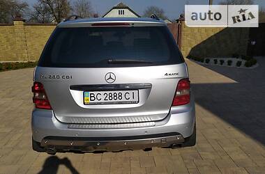 Позашляховик / Кросовер Mercedes-Benz M-Class 2006 в 