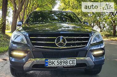 Позашляховик / Кросовер Mercedes-Benz M-Class 2013 в 
