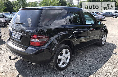 Позашляховик / Кросовер Mercedes-Benz M-Class 2007 в 