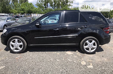Позашляховик / Кросовер Mercedes-Benz M-Class 2007 в 