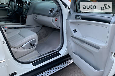 Внедорожник / Кроссовер Mercedes-Benz M-Class 2010 в 