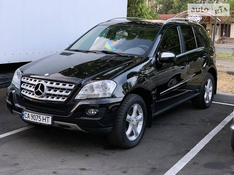Внедорожник / Кроссовер Mercedes-Benz M-Class 2009 в 
