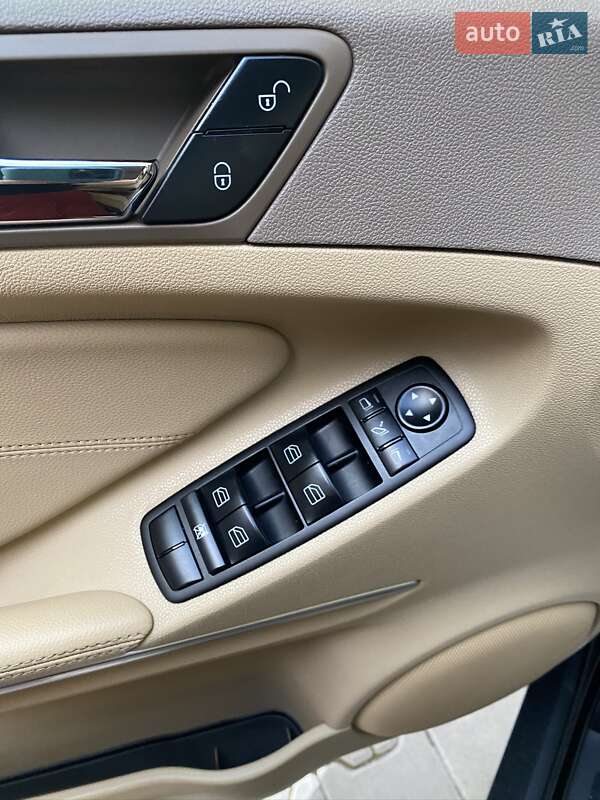 Позашляховик / Кросовер Mercedes-Benz M-Class 2010 в Києві