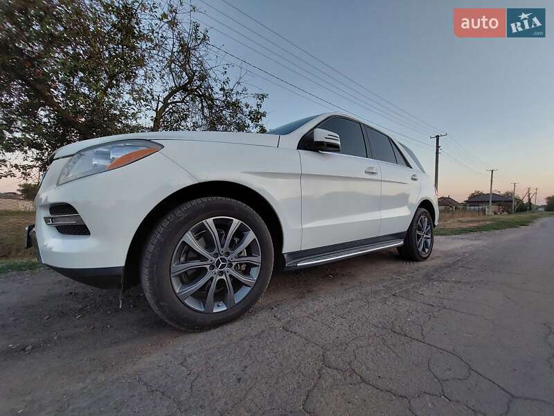 Внедорожник / Кроссовер Mercedes-Benz M-Class 2014 в Херсоне