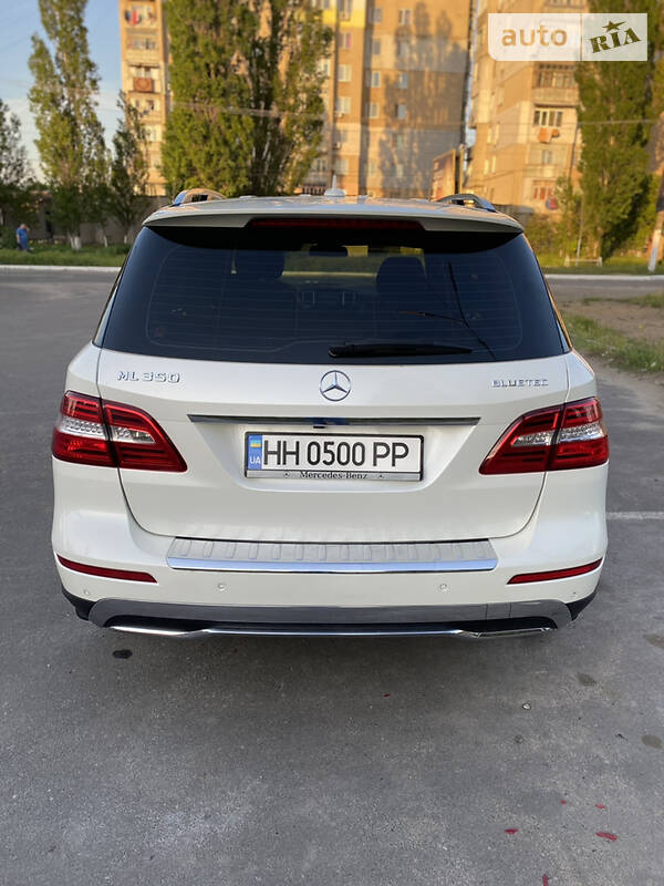 Mercedes-Benz M-Class 2011