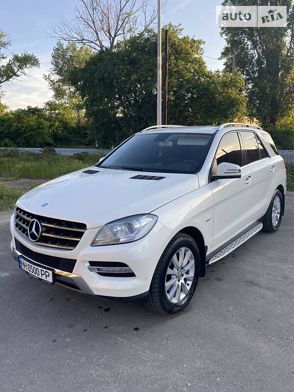 Внедорожник / Кроссовер Mercedes-Benz M-Class 2011 в Одессе