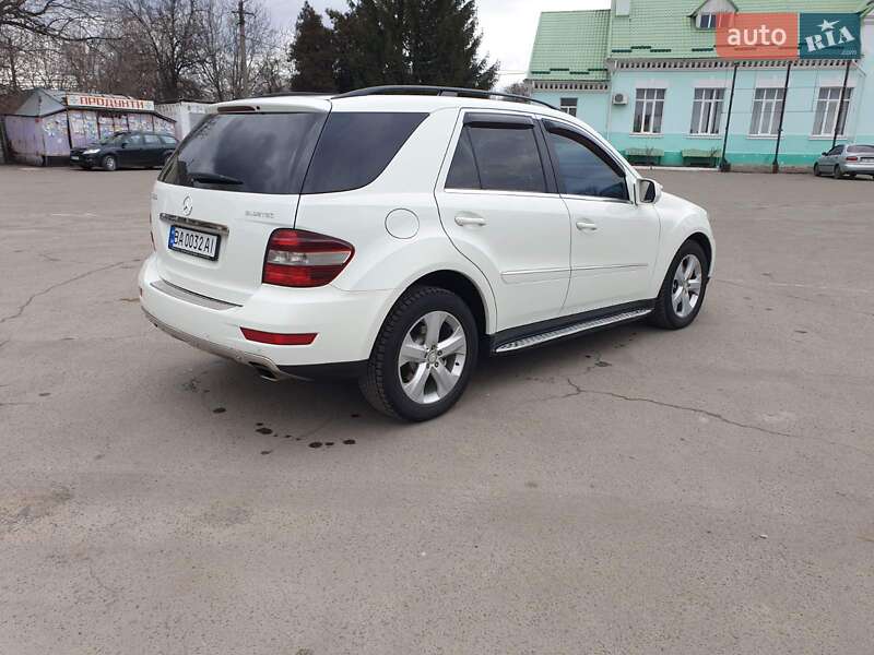Внедорожник / Кроссовер Mercedes-Benz M-Class 2010 в Гайвороне