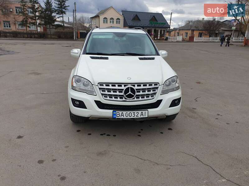 Внедорожник / Кроссовер Mercedes-Benz M-Class 2010 в Гайвороне