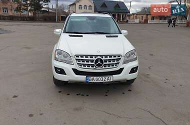 Позашляховик / Кросовер Mercedes-Benz M-Class 2010 в 