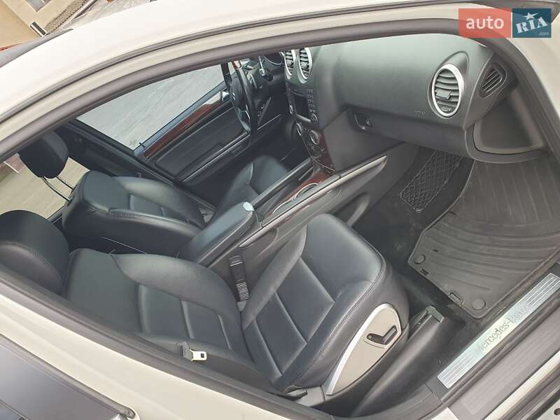 Внедорожник / Кроссовер Mercedes-Benz M-Class 2010 в Гайвороне
