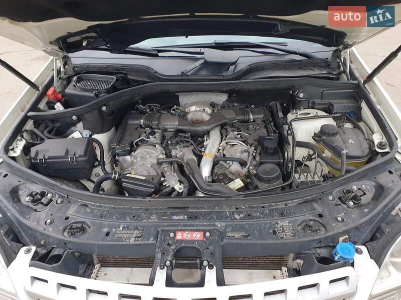 Внедорожник / Кроссовер Mercedes-Benz M-Class 2010 в Гайвороне
