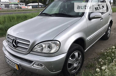 Внедорожник / Кроссовер Mercedes-Benz M-Class 2004 в Киверцах