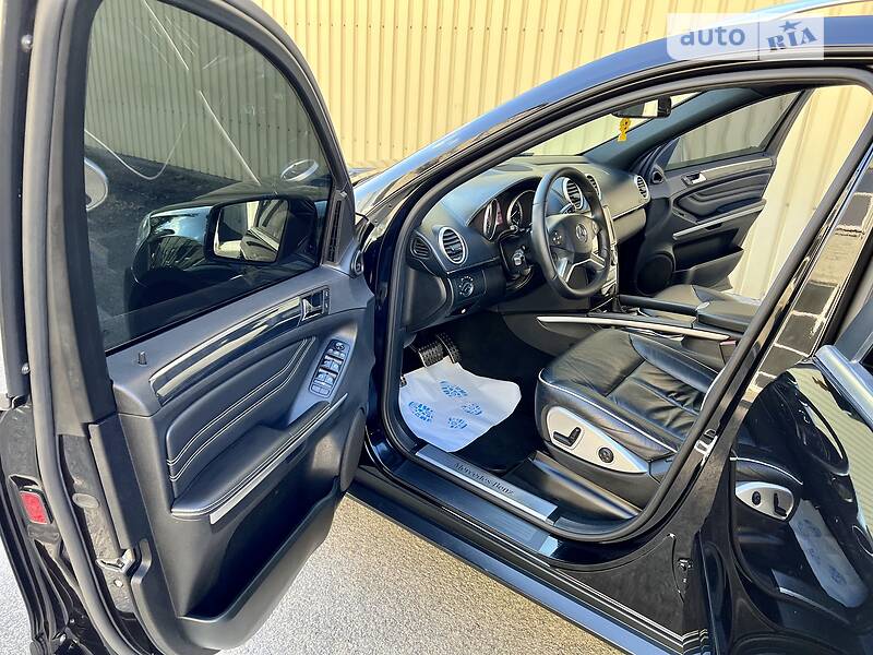 Внедорожник / Кроссовер Mercedes-Benz M-Class 2011 в Киеве