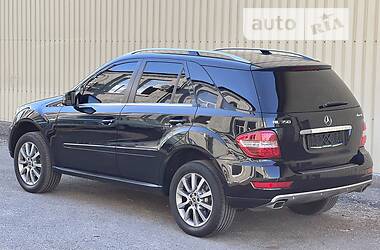 Позашляховик / Кросовер Mercedes-Benz M-Class 2011 в  фото 6 Позашляховик / Кросовер Mercedes-Benz M-Class 2011 в