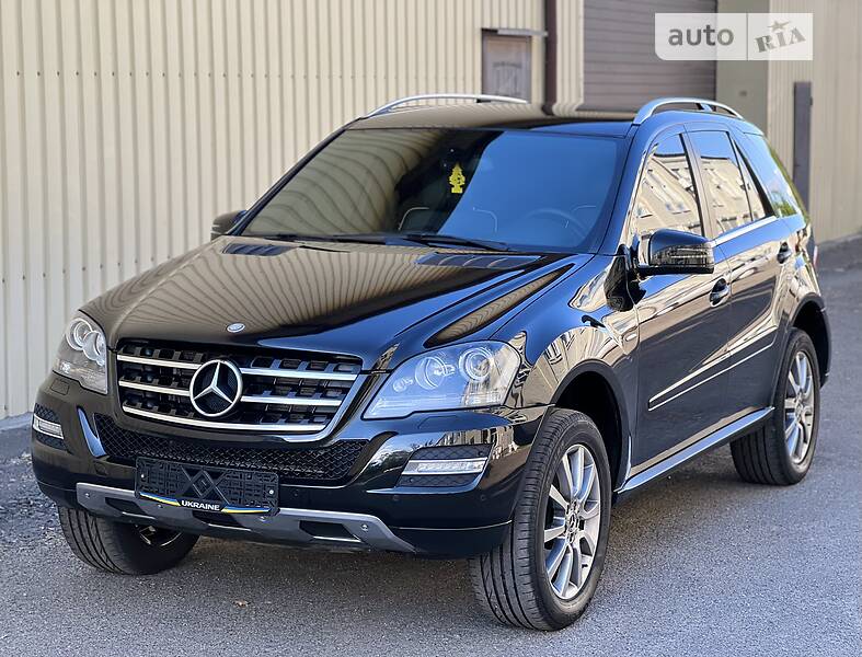 Внедорожник / Кроссовер Mercedes-Benz M-Class 2011 в Киеве