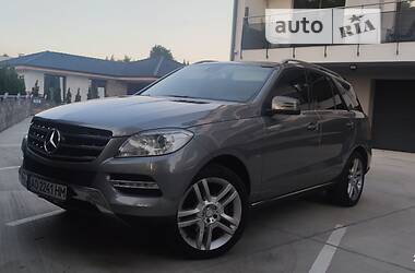 Внедорожник / Кроссовер Mercedes-Benz M-Class 2011 в Иршаве