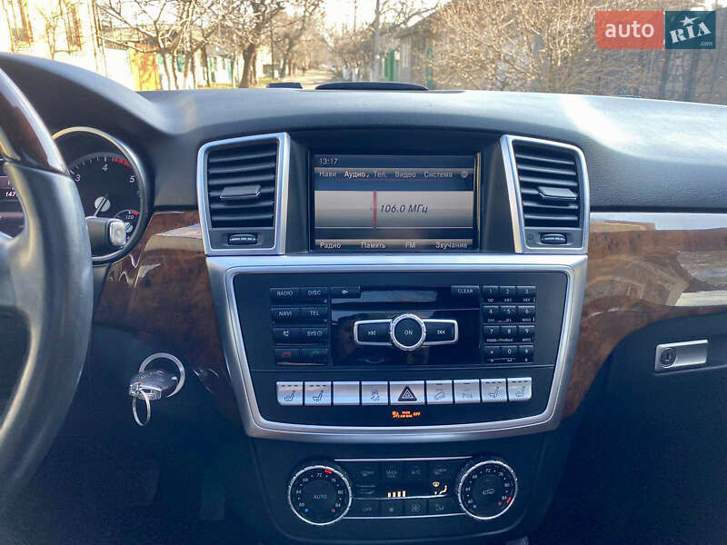 Внедорожник / Кроссовер Mercedes-Benz M-Class 2013 в Белгороде-Днестровском