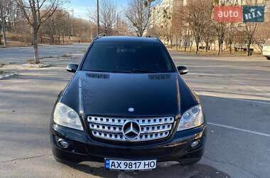 Внедорожник / Кроссовер Mercedes-Benz M-Class 2006 в 