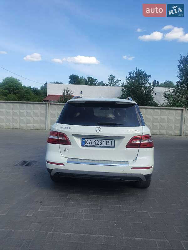 Внедорожник / Кроссовер Mercedes-Benz M-Class 2011 в Киеве
