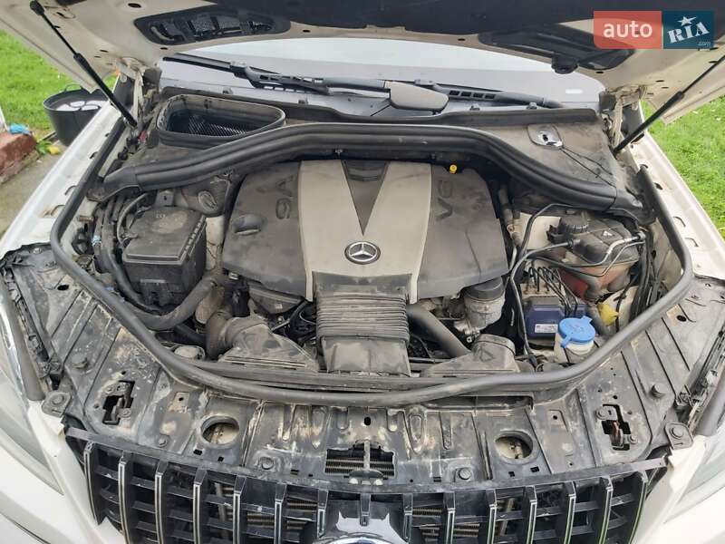 Внедорожник / Кроссовер Mercedes-Benz M-Class 2012 в Черновцах