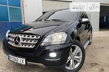 Внедорожник / Кроссовер Mercedes-Benz M-Class 2010 в 