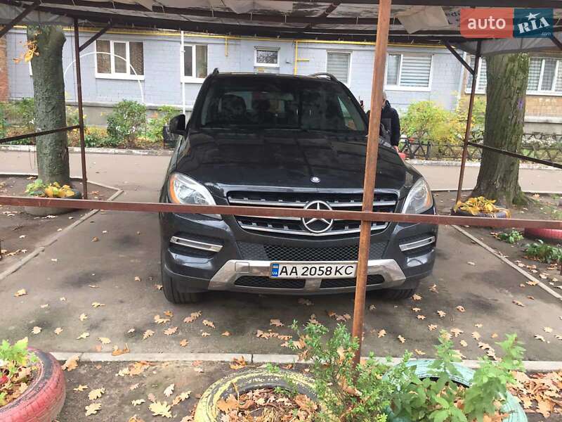 Внедорожник / Кроссовер Mercedes-Benz M-Class 2013 в Киеве