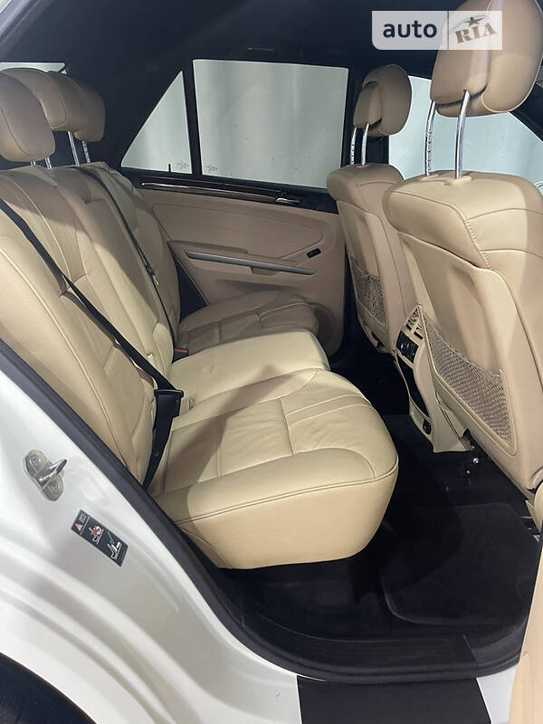Позашляховик / Кросовер Mercedes-Benz M-Class 2010 в Тернополі фото 21 Позашляховик / Кросовер Mercedes-Benz M-Class 2010 в Тернополі