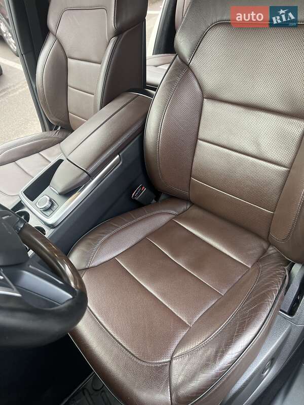 Внедорожник / Кроссовер Mercedes-Benz M-Class 2012 в Киеве