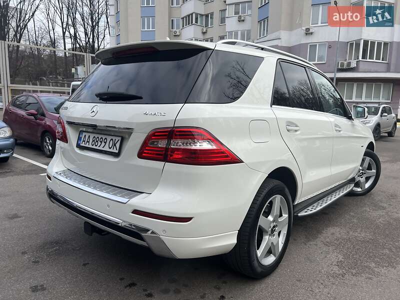 Внедорожник / Кроссовер Mercedes-Benz M-Class 2012 в Киеве