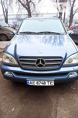 Внедорожник / Кроссовер Mercedes-Benz M-Class 2003 в Днепре