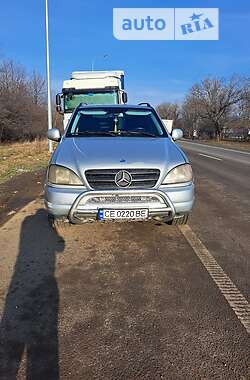 Позашляховик / Кросовер Mercedes-Benz M-Class 2001 в Чернівцях