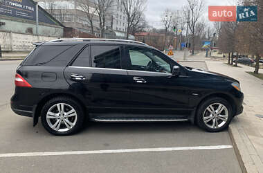Внедорожник / Кроссовер Mercedes-Benz M-Class 2012 в 