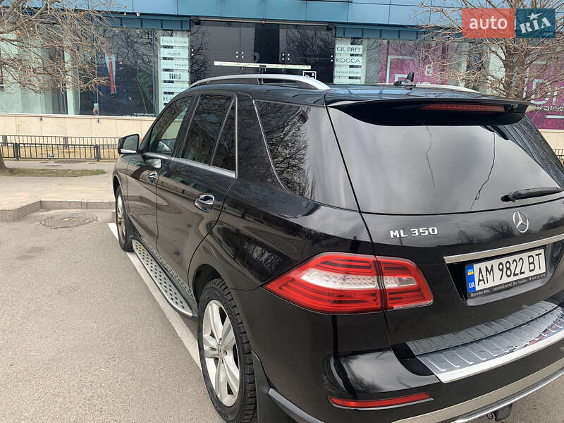 Внедорожник / Кроссовер Mercedes-Benz M-Class 2012 в Киеве