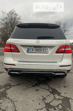 Внедорожник / Кроссовер Mercedes-Benz M-Class 2013 в 
