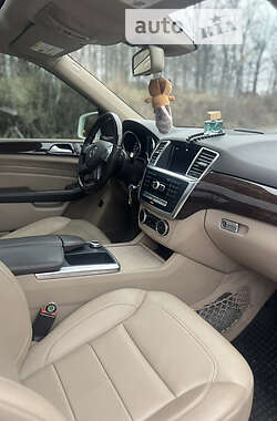 Внедорожник / Кроссовер Mercedes-Benz M-Class 2013 в 