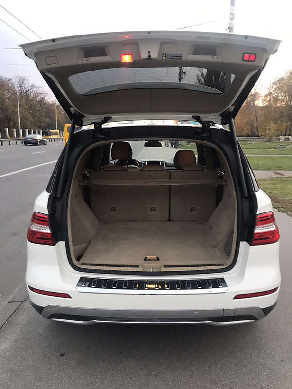 Внедорожник / Кроссовер Mercedes-Benz M-Class 2012 в Киеве
