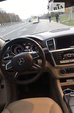 Позашляховик / Кросовер Mercedes-Benz M-Class 2012 в 