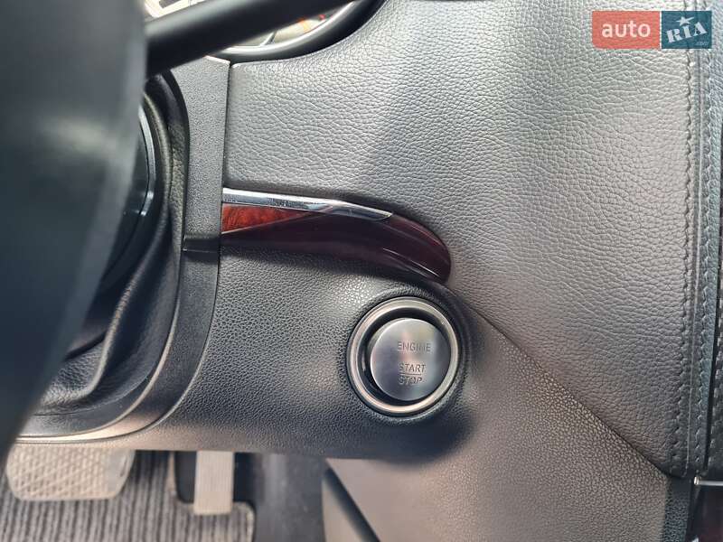 Внедорожник / Кроссовер Mercedes-Benz M-Class 2011 в Боярке