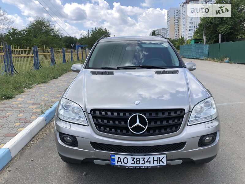 Внедорожник / Кроссовер Mercedes-Benz M-Class 2007 в Южном