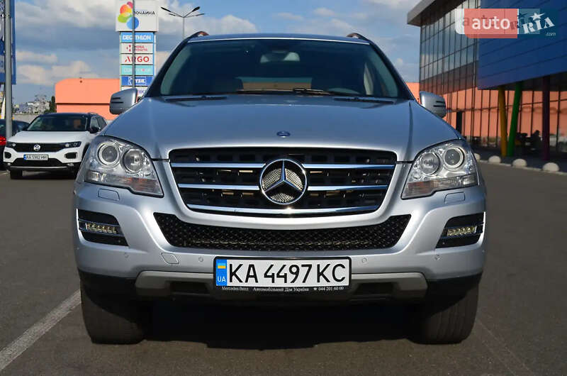 Внедорожник / Кроссовер Mercedes-Benz M-Class 2011 в Киеве